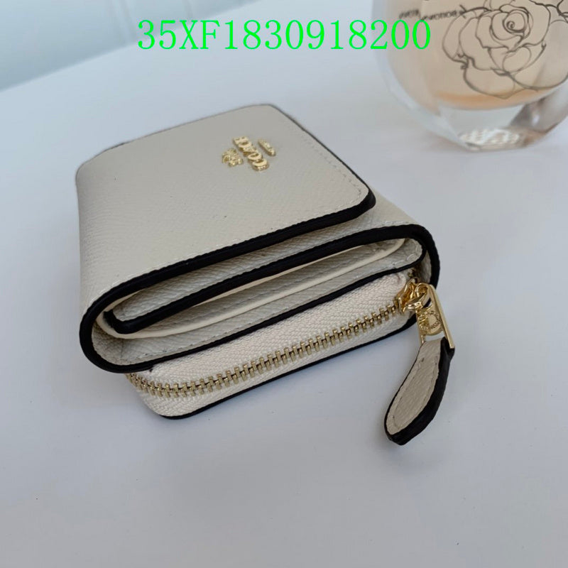 Amelia - CAH Wallet - 080