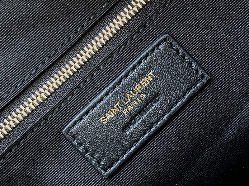 Amelia - YSL Bag - 4173