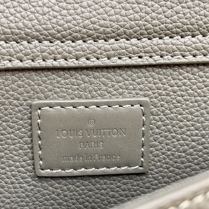 Fan Fashion Lu-Vi bags - 9986