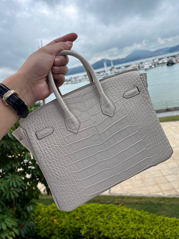 Amelia - HMS Bags - 1630