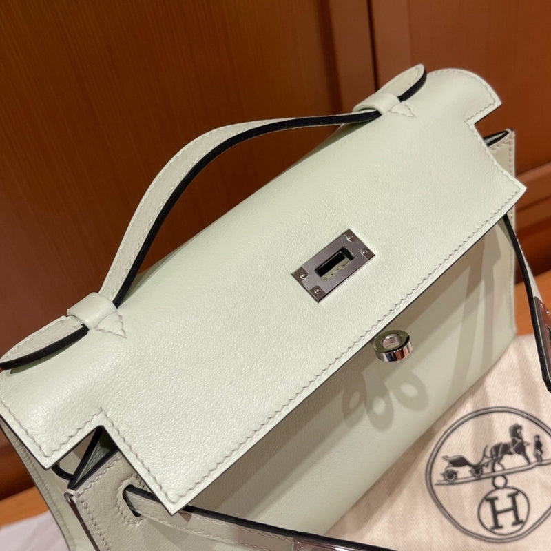 Amelia - HMS Bags - 1664