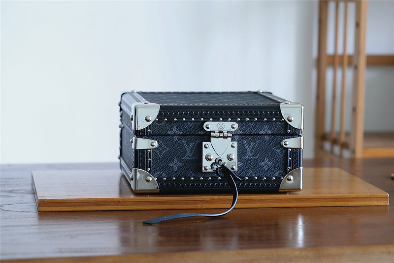 Fan Fashion Lu-Vi bags - 9541