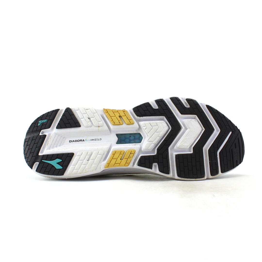 DIADORA  MYTHOS BLUSHIELD VOLO