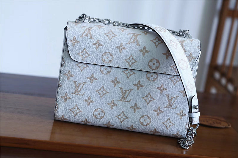 Fan Fashion Lu-Vi bags - 8471