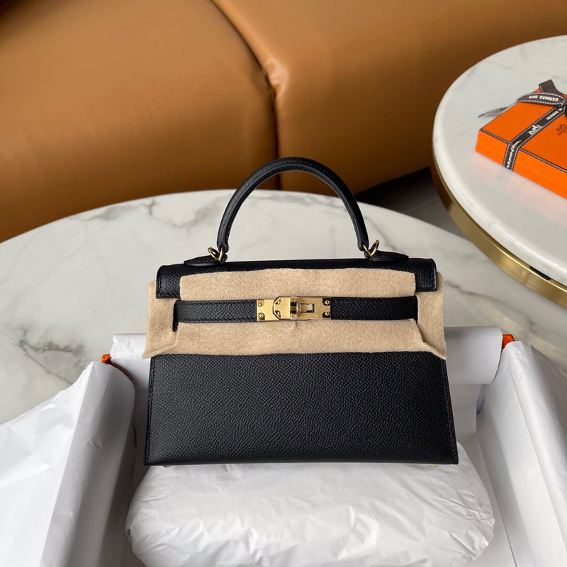 Amelia - HMS Bags - 1772