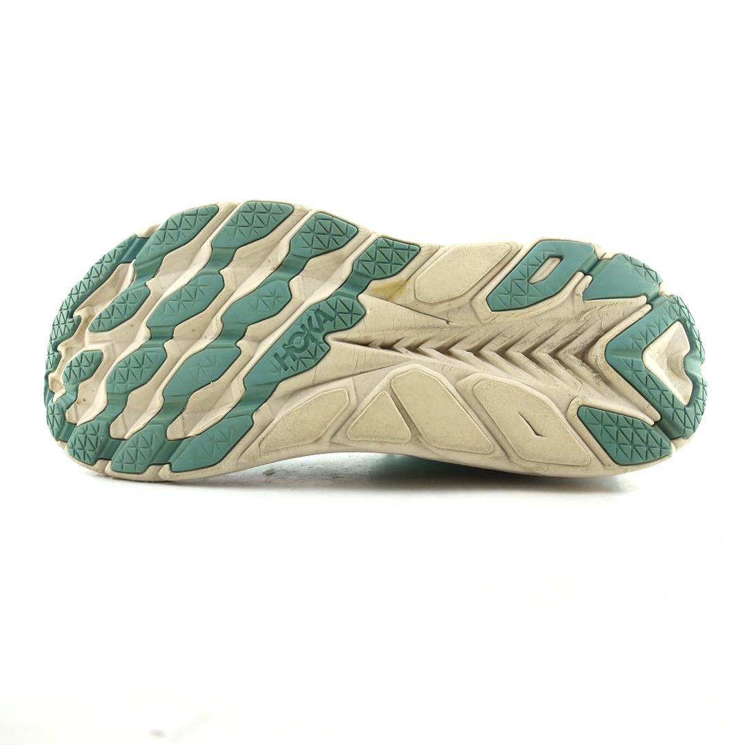 HOKA ONE ONE CLIFTON 8