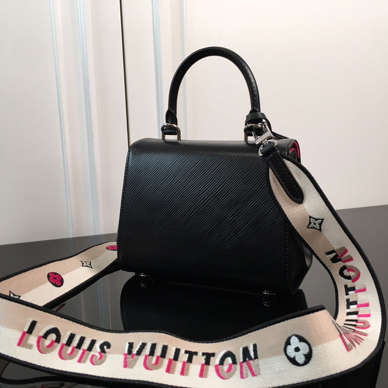 Fan Fashion Lu-Vi bags - 17100