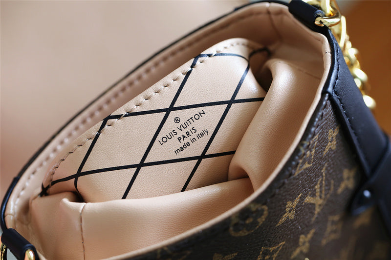 Fan Fashion Lu-Vi bags - 9052
