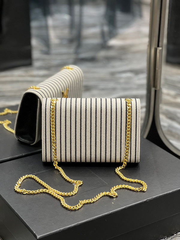 Amelia - YSL Bag - 4215