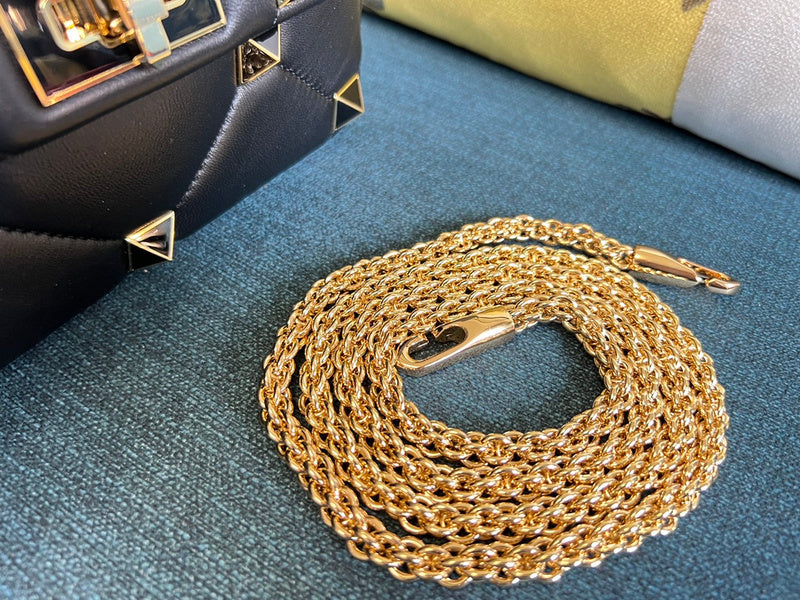 VAL LUXURY BAGS - FOR FASHION LOVERS  AFFORDABLE LUXURY BAGS- 1123