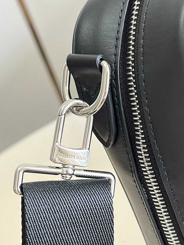 Fan Fashion Lu-Vi Bags - 16984