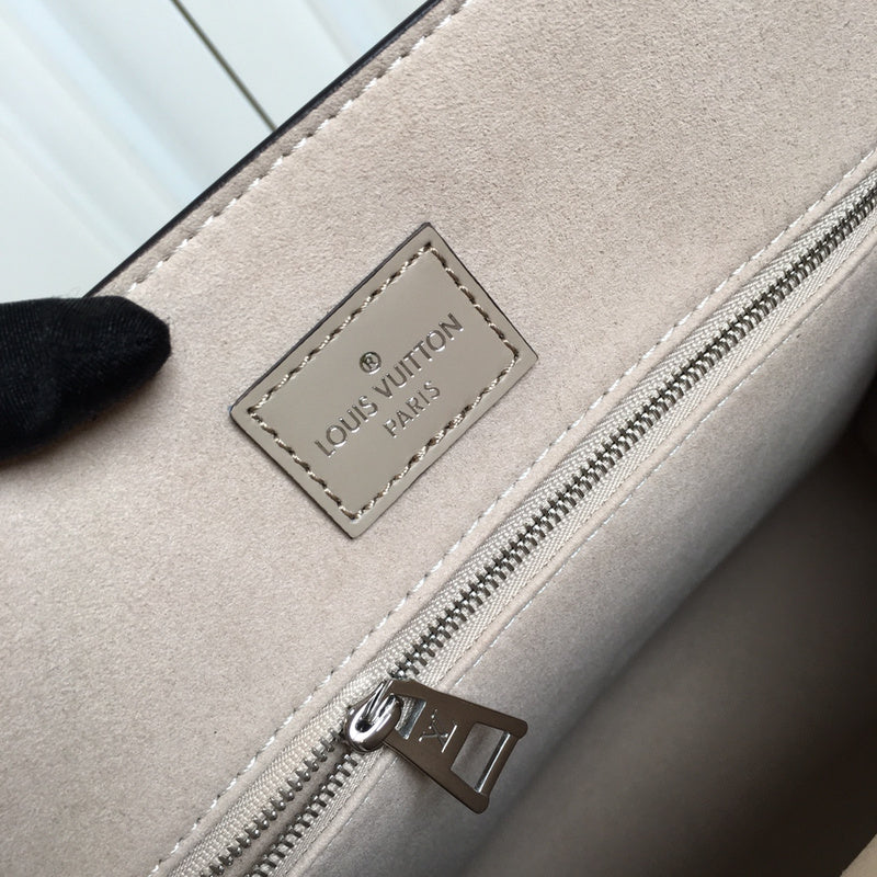 Fan Fashion Lu-Vi bags - 17241