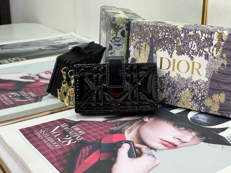 Amelia - DOR Wallets - 080