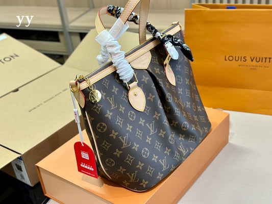 Amelia - LV Bags - 15000