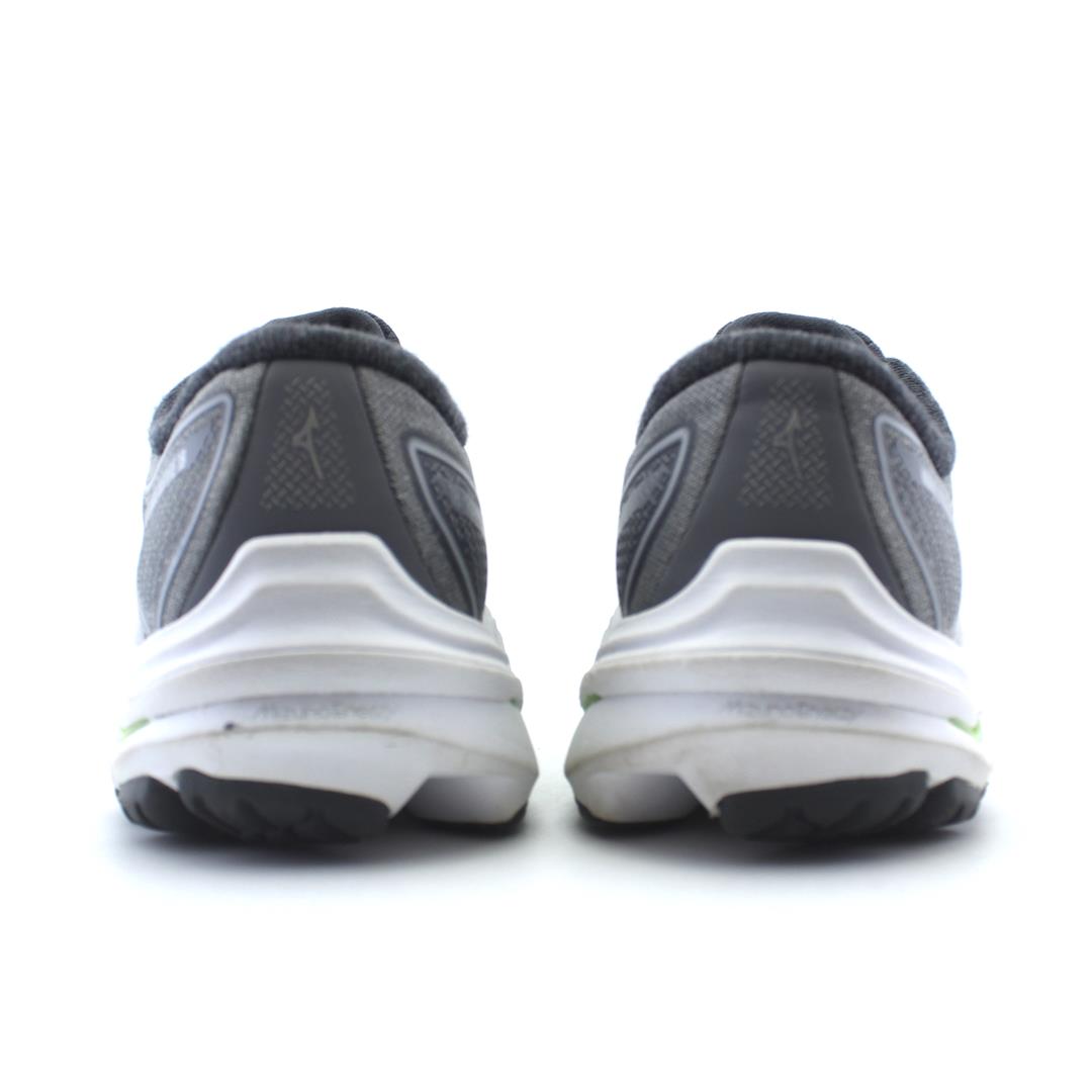MIZUNO WAVE INSPIRE 18