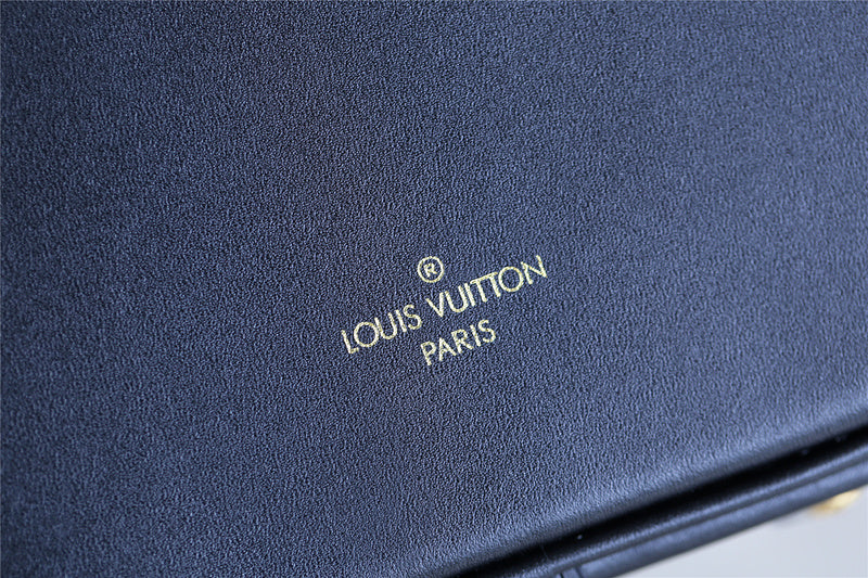 Fan Fashion Lu-Vi bags - 8320