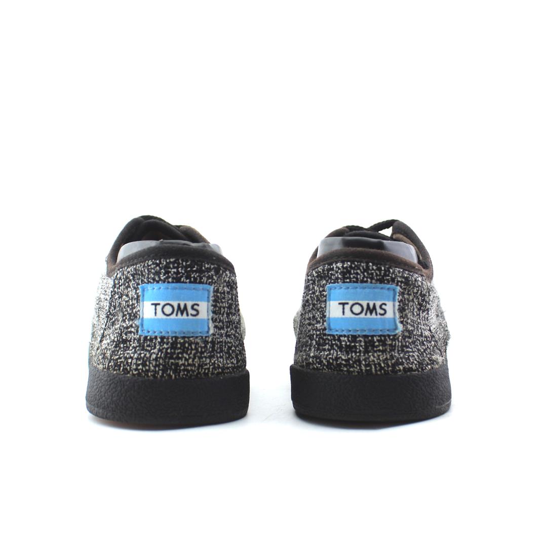 TOMS  PASEO