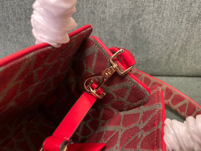 Amelia's Bag Gallery - VEL Bags - 396