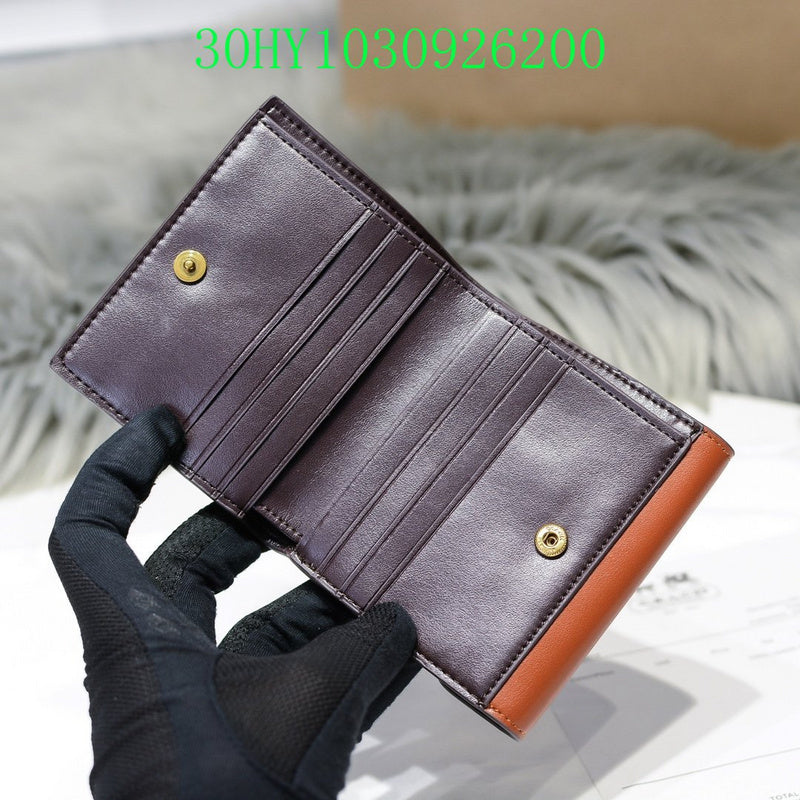 Amelia - CAH Wallet - 116
