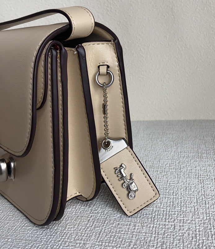Amelia-i CAH Bags - 022