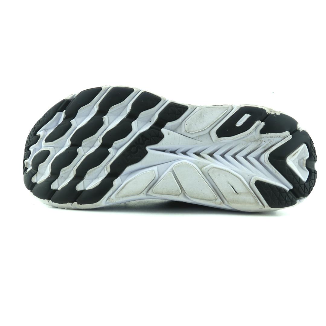HOKA ONE ONE CLIFTON 8