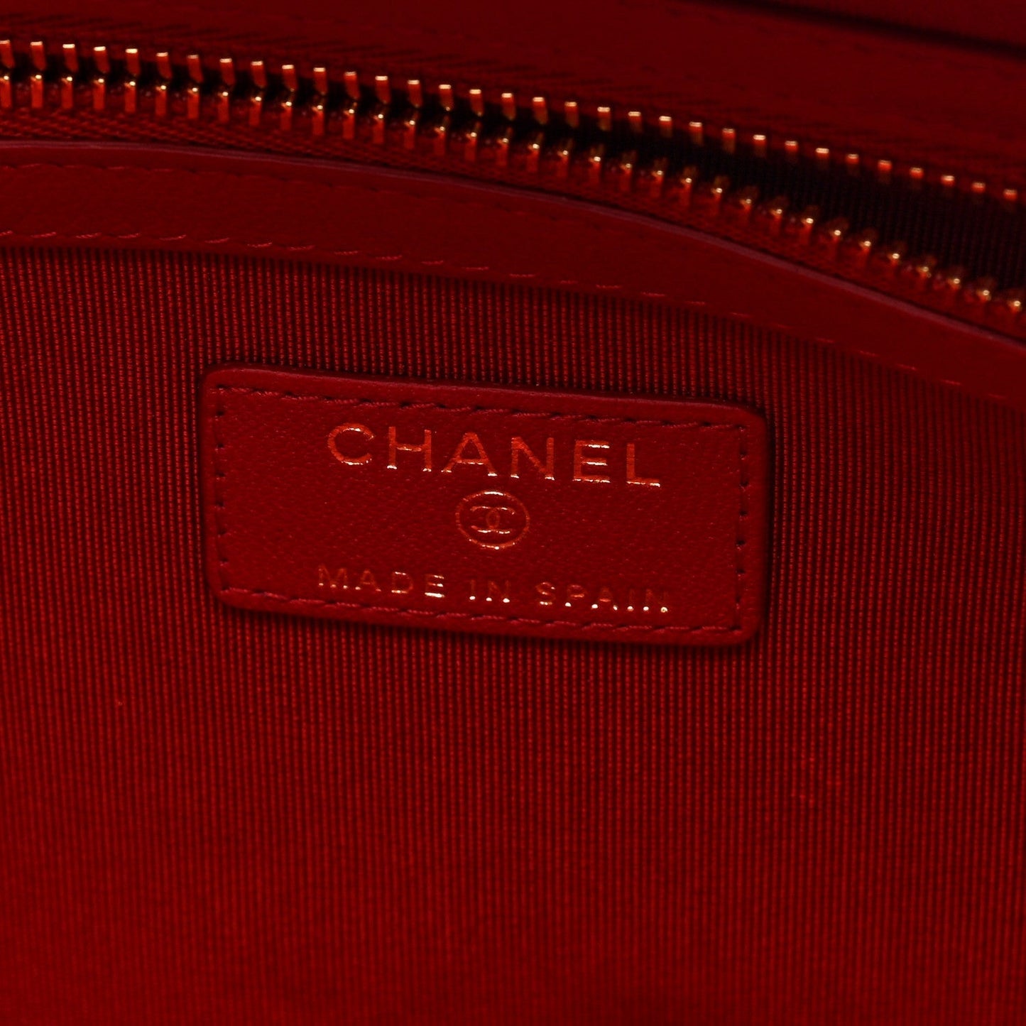 Amelia Lambskin Quilted 19 Medium Cosmetic Case Red