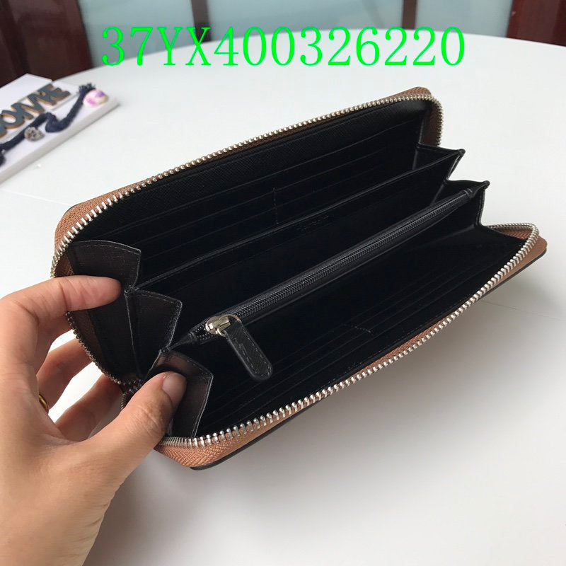 Amelia - CAH Wallet - 097