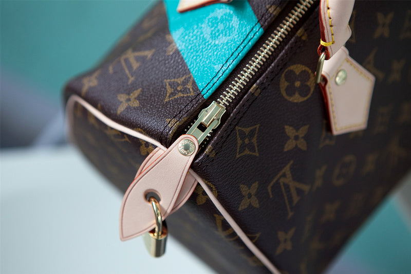 Fan Fashion Lu-Vi bags - 8184