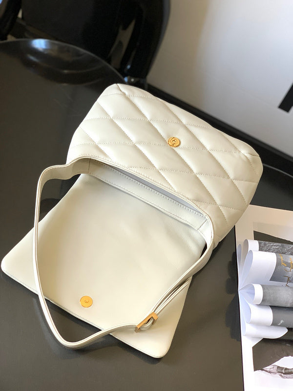 Amelia - YSL Bag - 3618