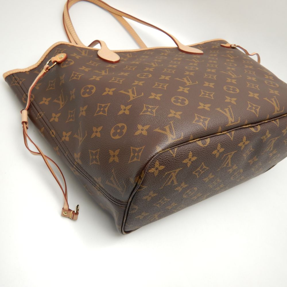 Louis Vuitton Monogram Neverfull MM Tote Bag Beige