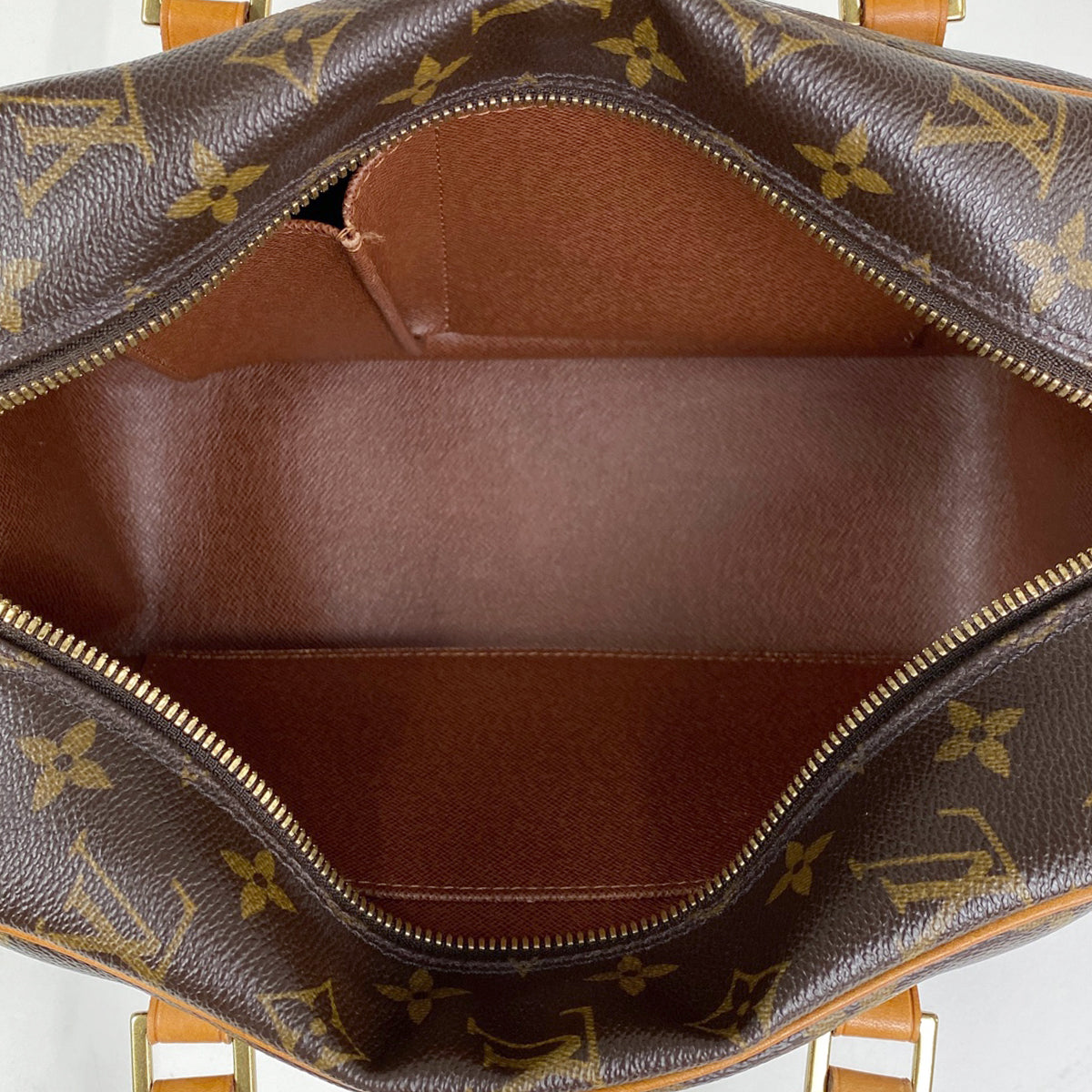 Louis Vuitton Cite MM Shoulder Bag Monogram