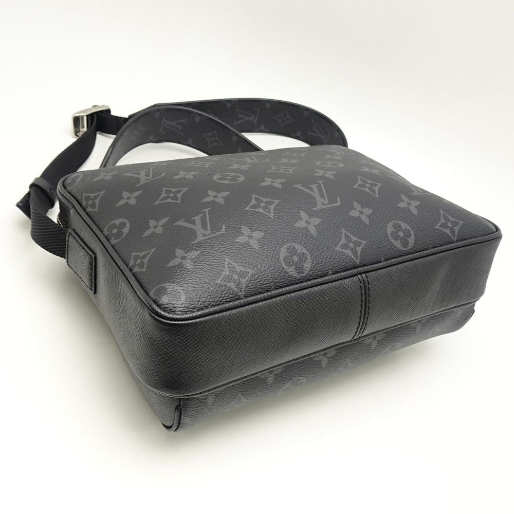 Louis Vuitton Messenger PM Taiga Eclipse Noir