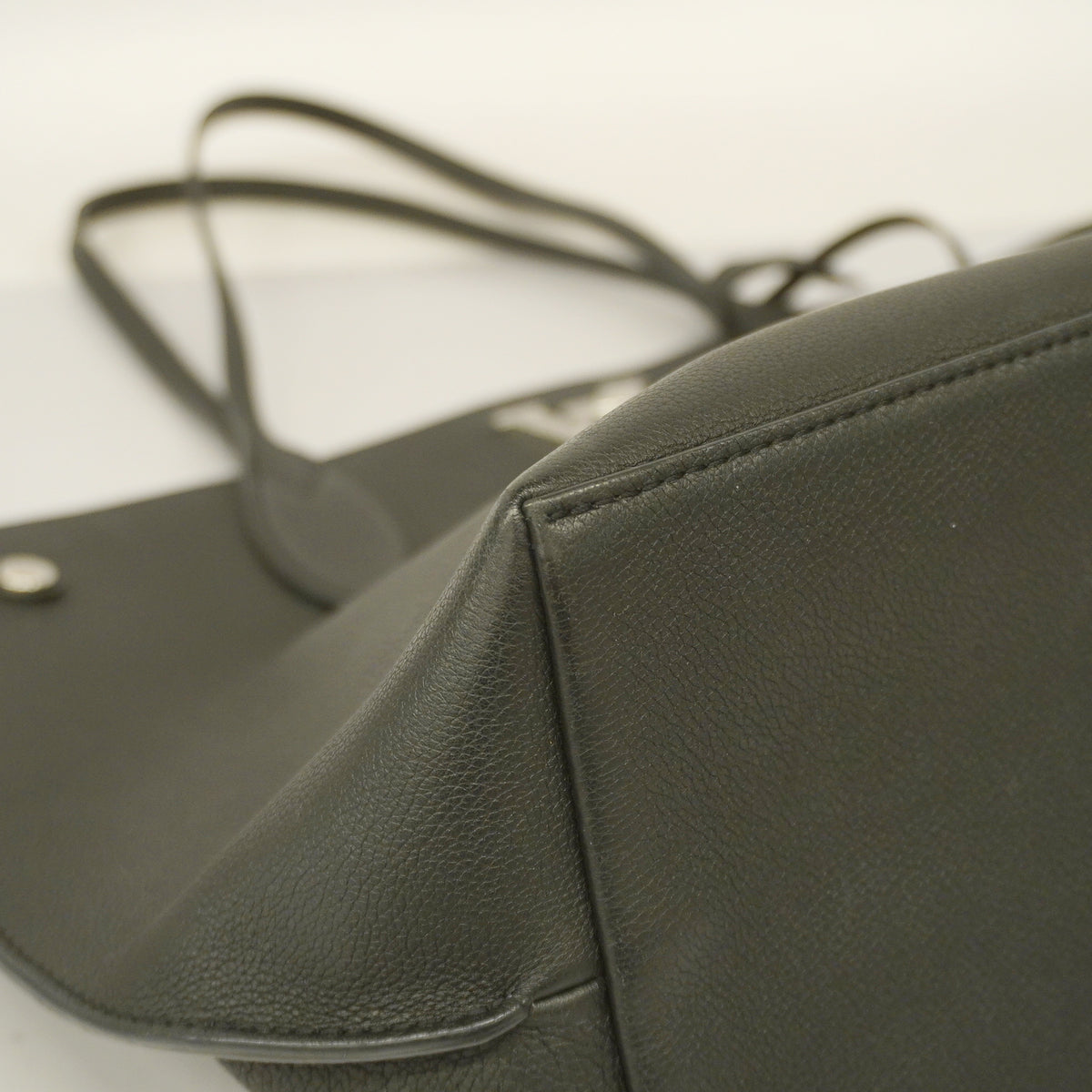 Louis Vuitton Tote Bag Lock Me Go Noir
