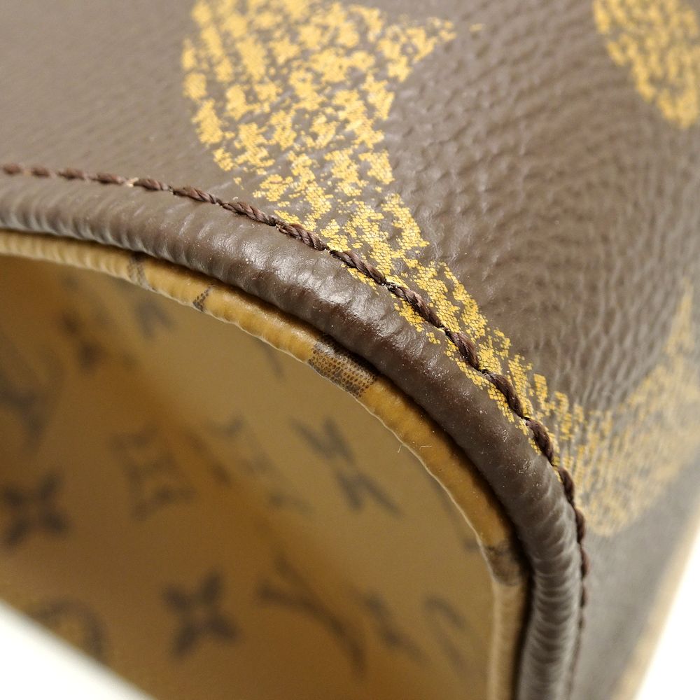 Louis Vuitton Monogram Giant Reverse On The Go MM Brown