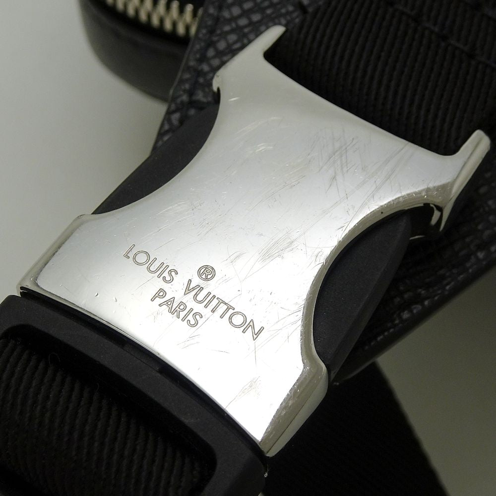 Louis Vuitton Eclipse Taiga Bum Bag Outdoor Noir Body Bag