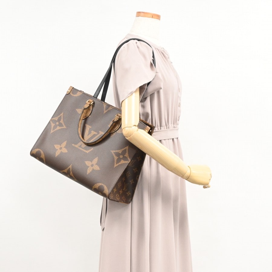 Louis Vuitton On The Go MM Tote Bag Monogram Giant Brown