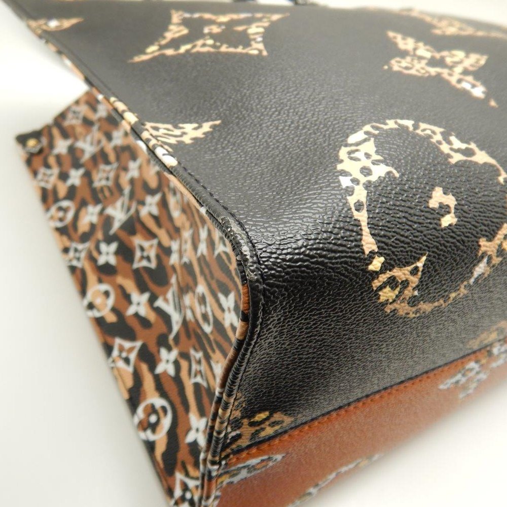Louis Vuitton Monogram Jungle On The Go GM Noir Shoulder Bag