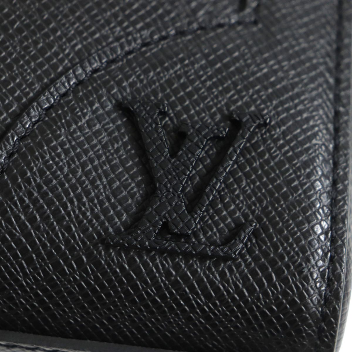 Louis Vuitton Slim Taiga 2way Leather Briefcase Black