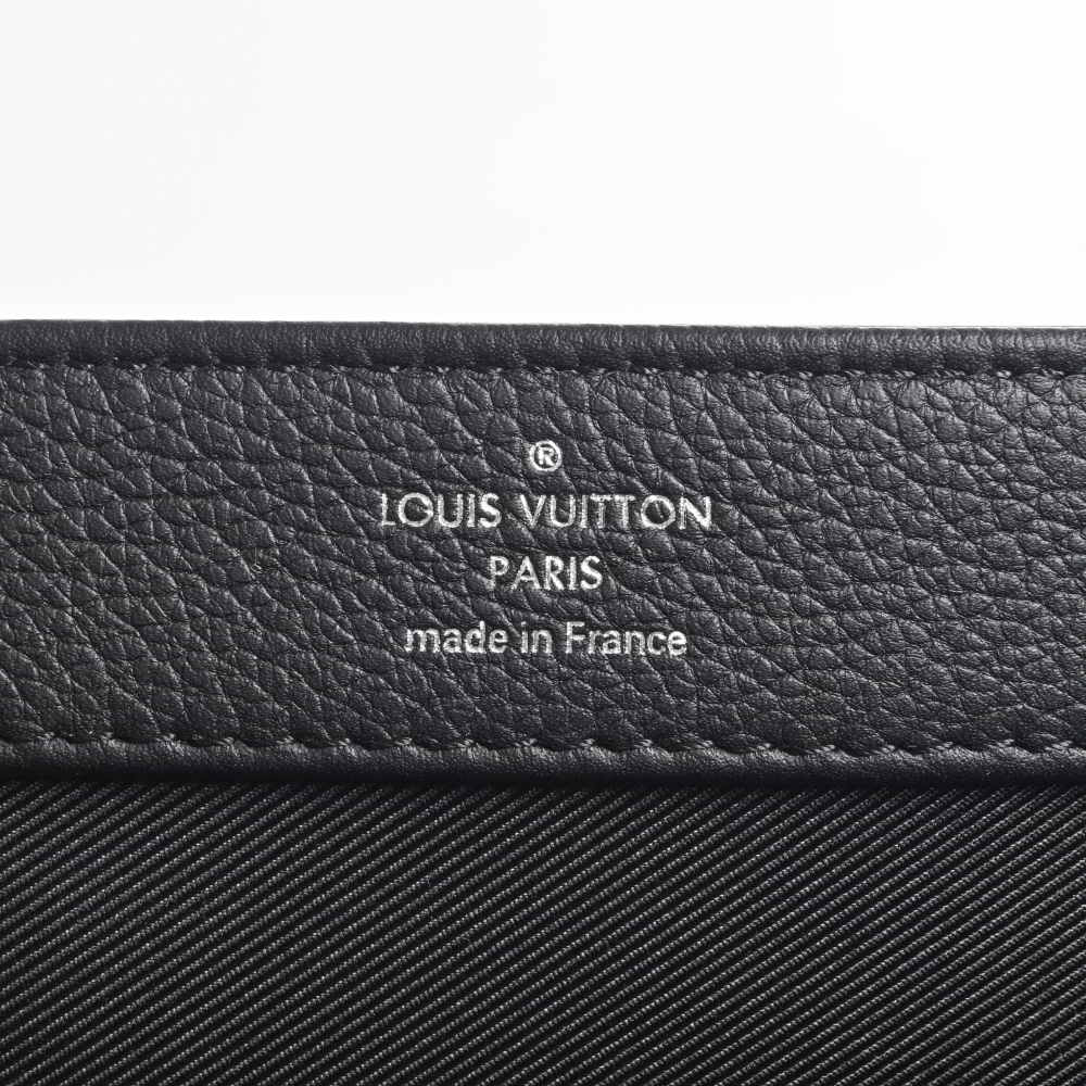 Louis Vuitton Leather LockMe Chain Shoulder Bag Noir Black