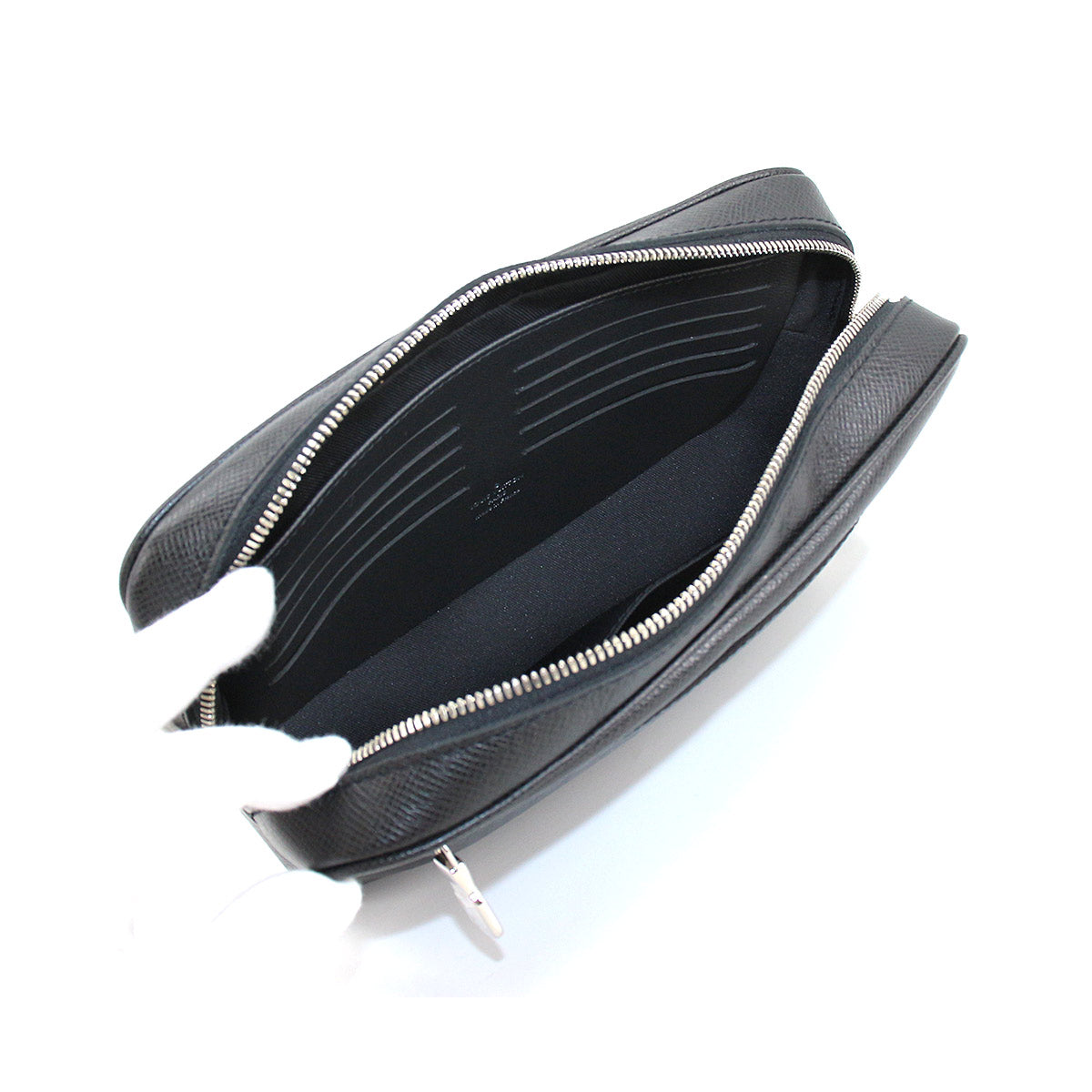 Louis Vuitton Taiga Pochette Kasai Clutch Bag Leather Noir