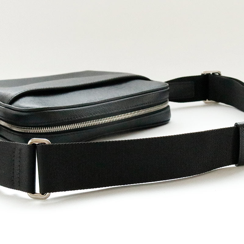 Louis Vuitton Taiga Messenger PPM Shoulder Bag Black