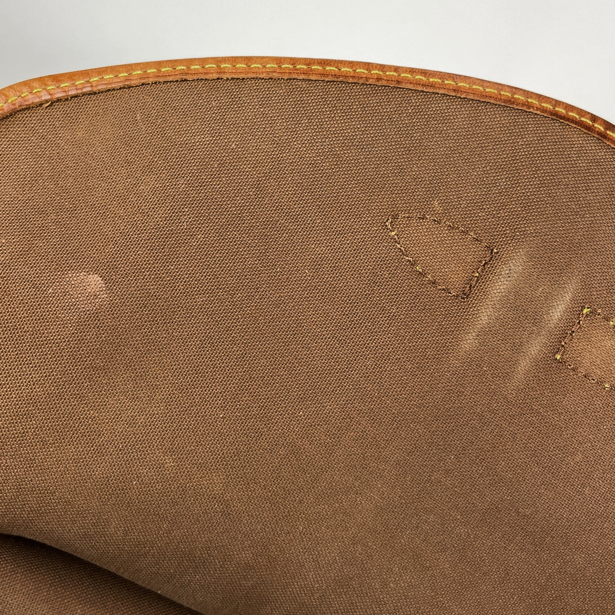 Louis Vuitton Saumur 30 Crossbody Shoulder Bag Monogram Brown