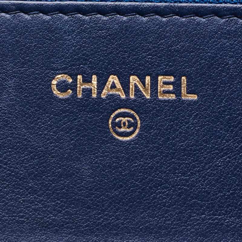 Chanel Matelasse Chain Wallet Lambskin Gold Hardware Shoulder Bag Navy