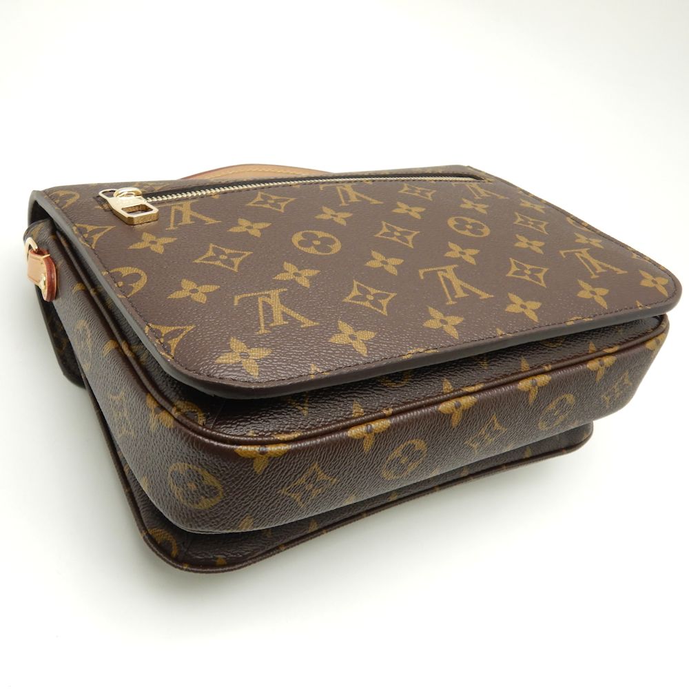 Louis Vuitton Monogram Pochette Metis MM Brown 2WAY Bag