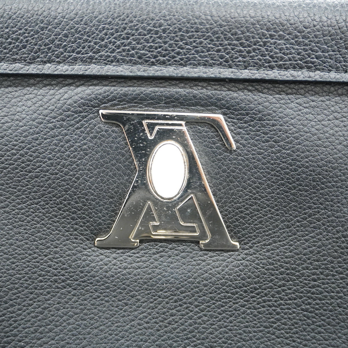 Louis Vuitton Lock Me 2 Cartable Noir Shoulder Bag Black