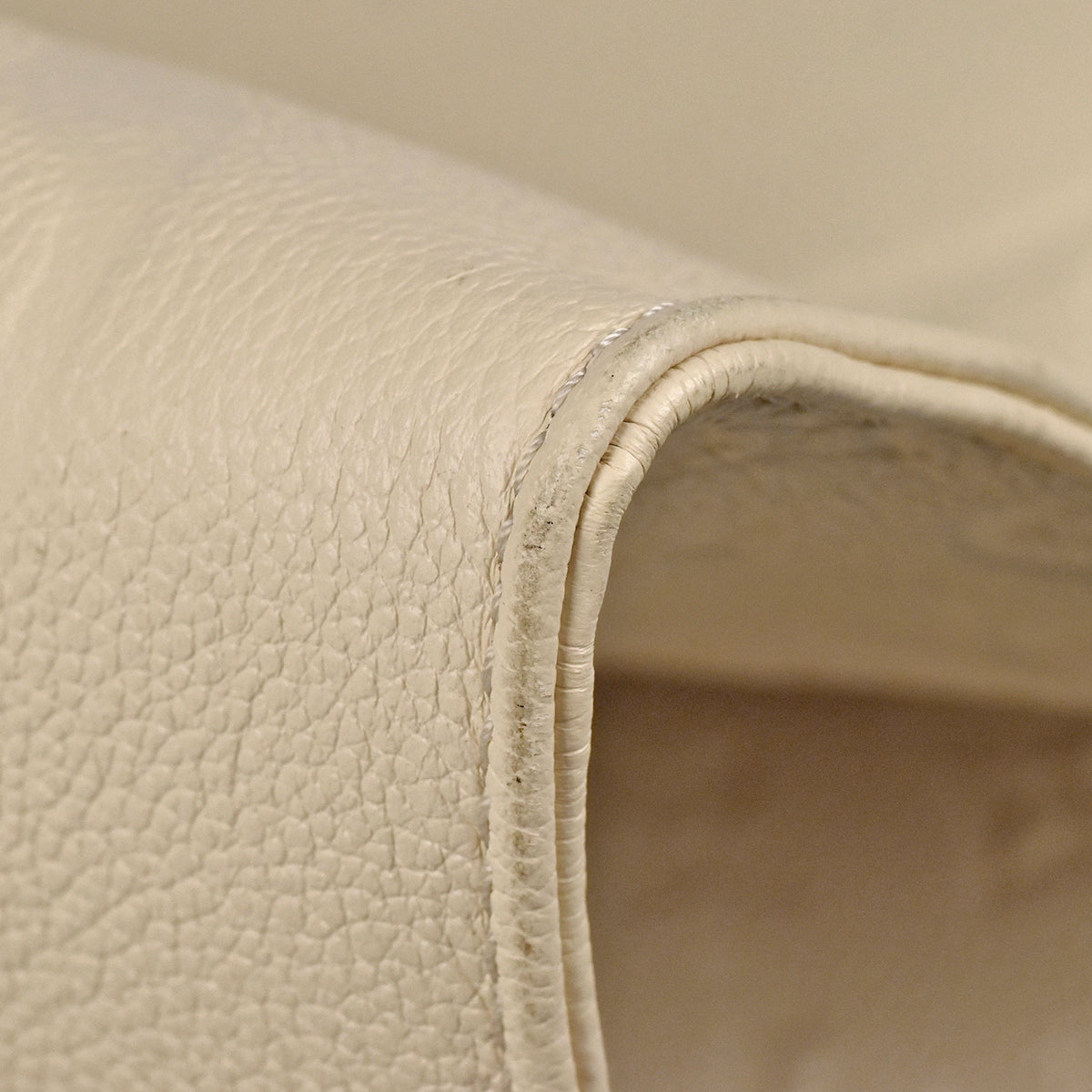 Louis Vuitton On The Go GM Shoulder Bag Monogram Creme