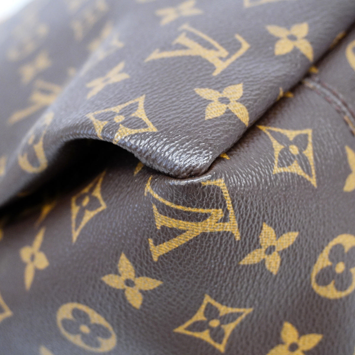 Louis Vuitton Shoulder Bag Monogram Artsy GM