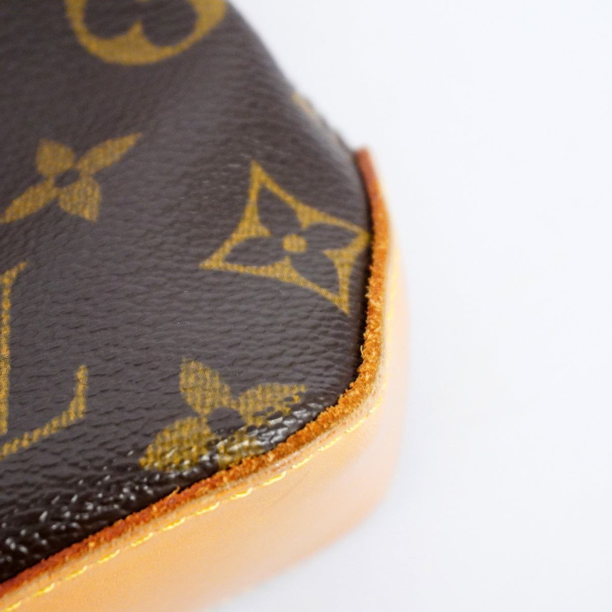 Louis Vuitton Trotteur Shoulder Bag Monogram