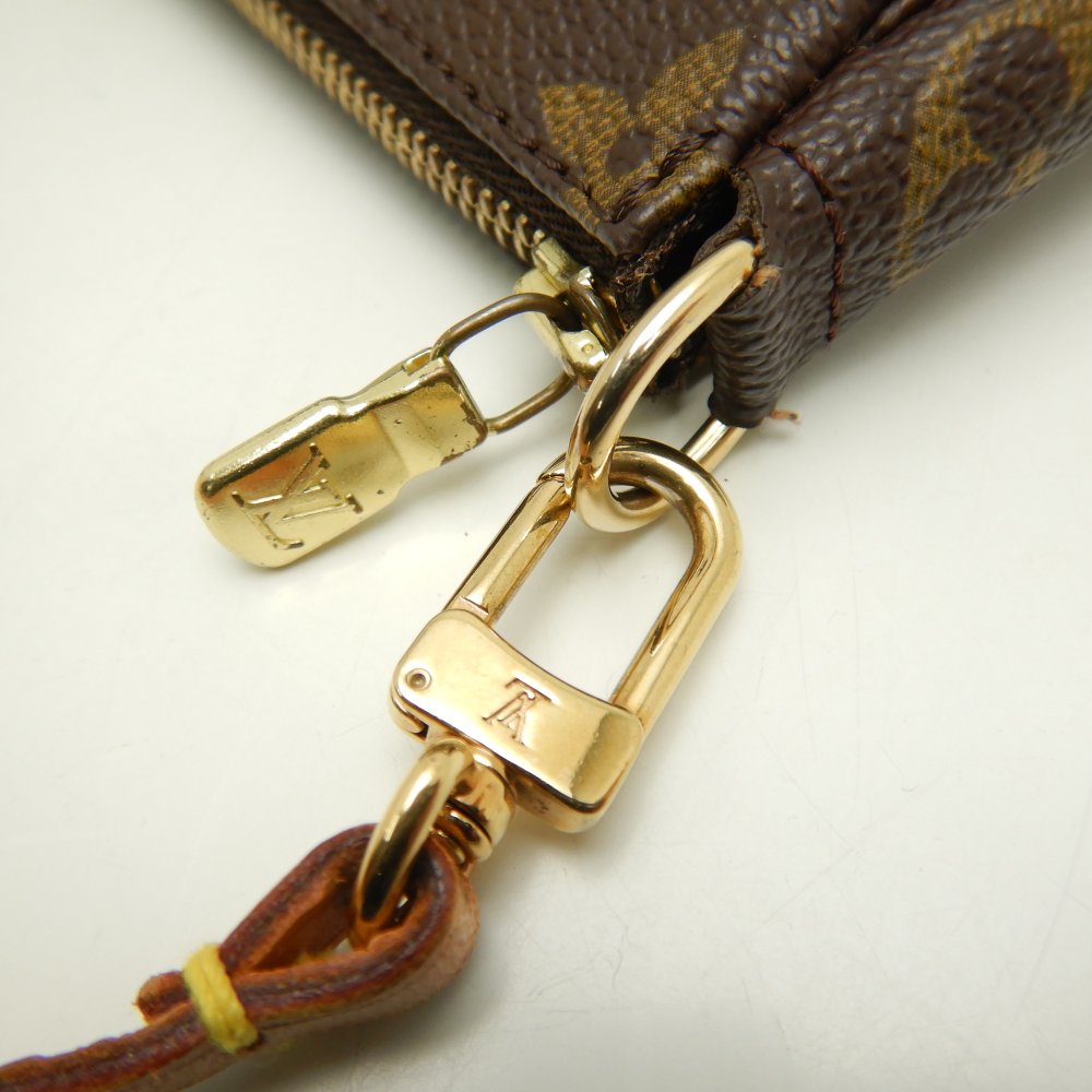 Louis Vuitton Monogram Pochette Accessoire Brown