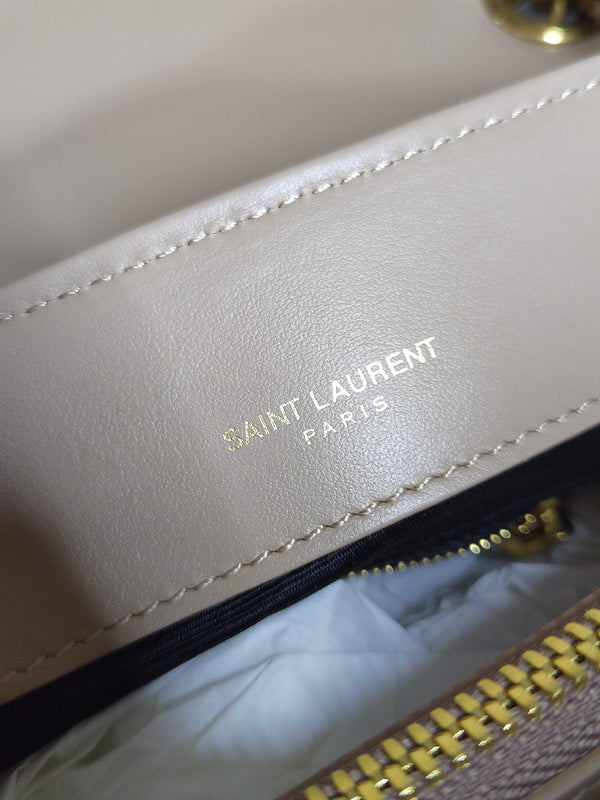 Amelia - YSL Bag - 2032